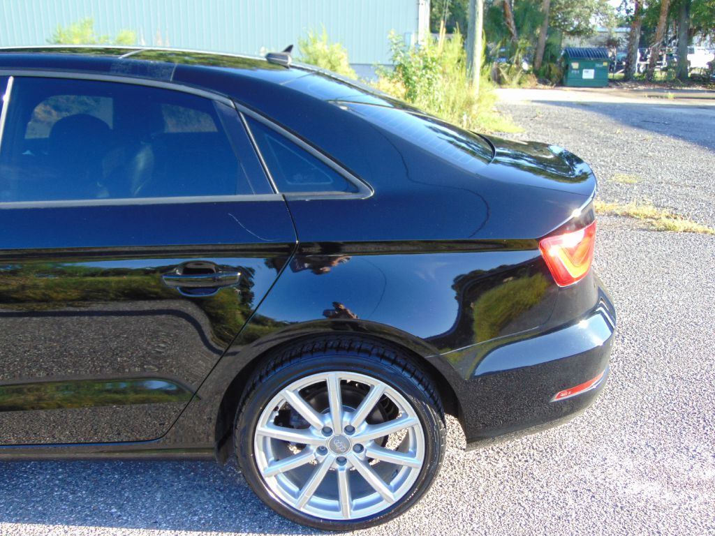 Photo 9 of this AUDI A3