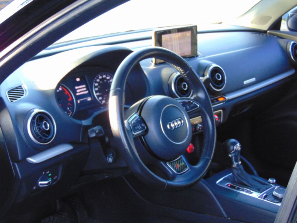 Photo 18 of this AUDI A3