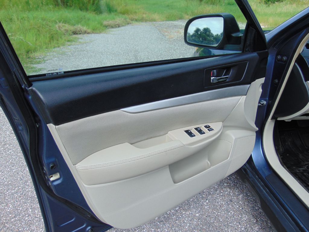 Photo 20 of this SUBARU OUTBACK