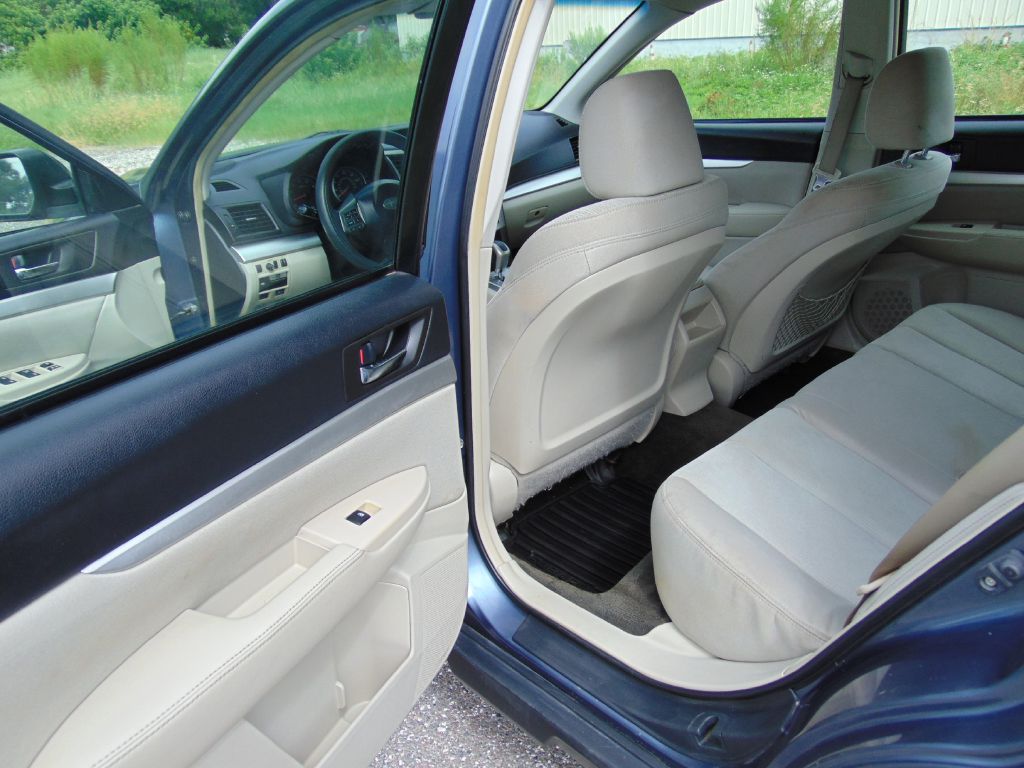 Photo 21 of this SUBARU OUTBACK