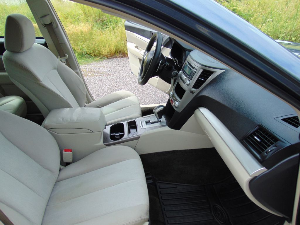 Photo 28 of this SUBARU OUTBACK