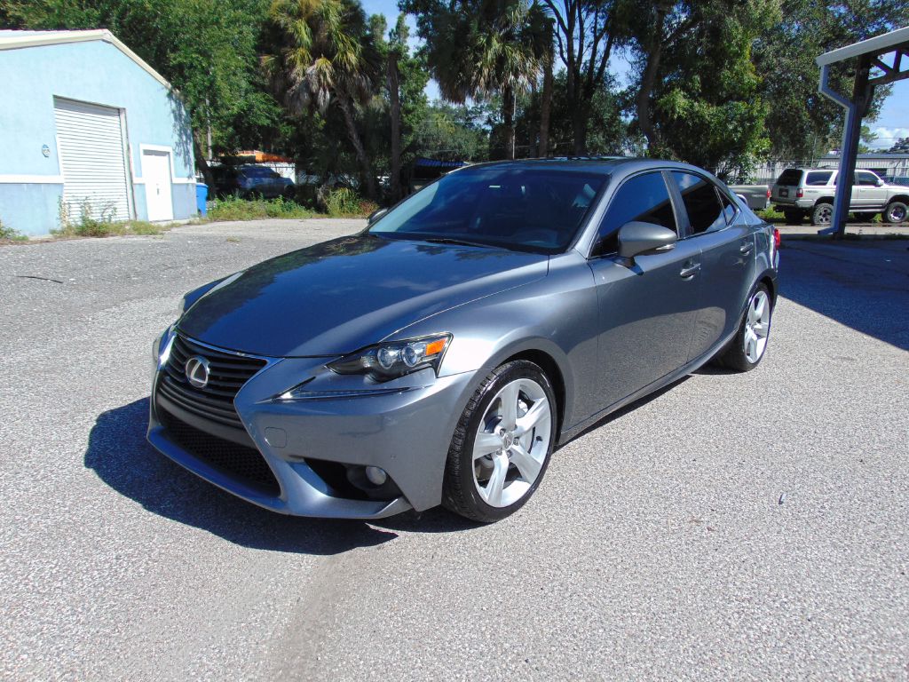 Photo 4 of this LEXUS IS