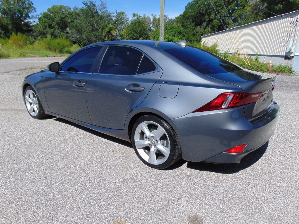 Photo 7 of this LEXUS IS