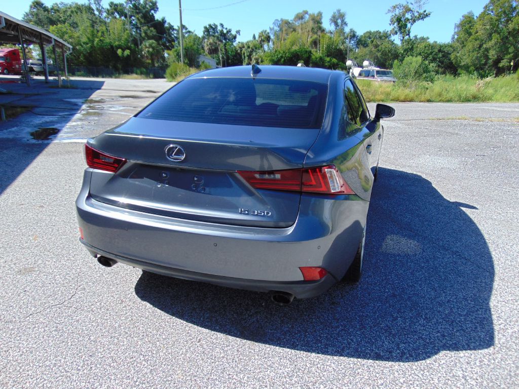 Photo 9 of this LEXUS IS