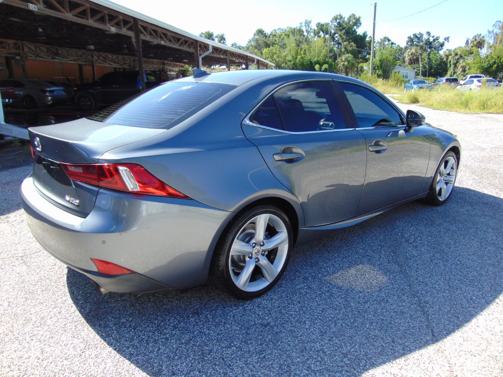 Photo 10 of this LEXUS IS