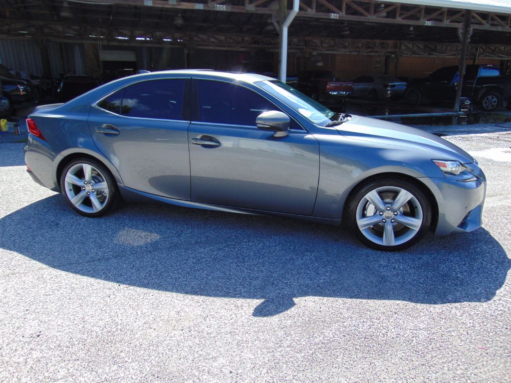 Photo 12 of this LEXUS IS
