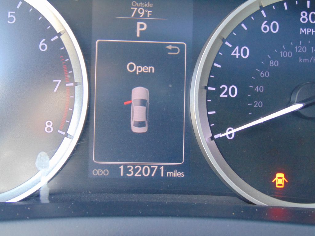 Photo 15 of this LEXUS IS
