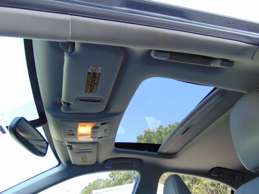 Photo 34 of this LEXUS IS