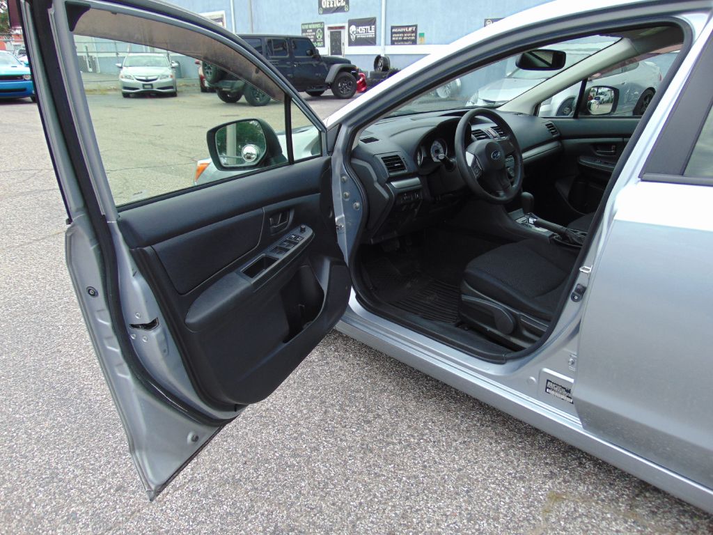 Photo 11 of this SUBARU IMPREZA