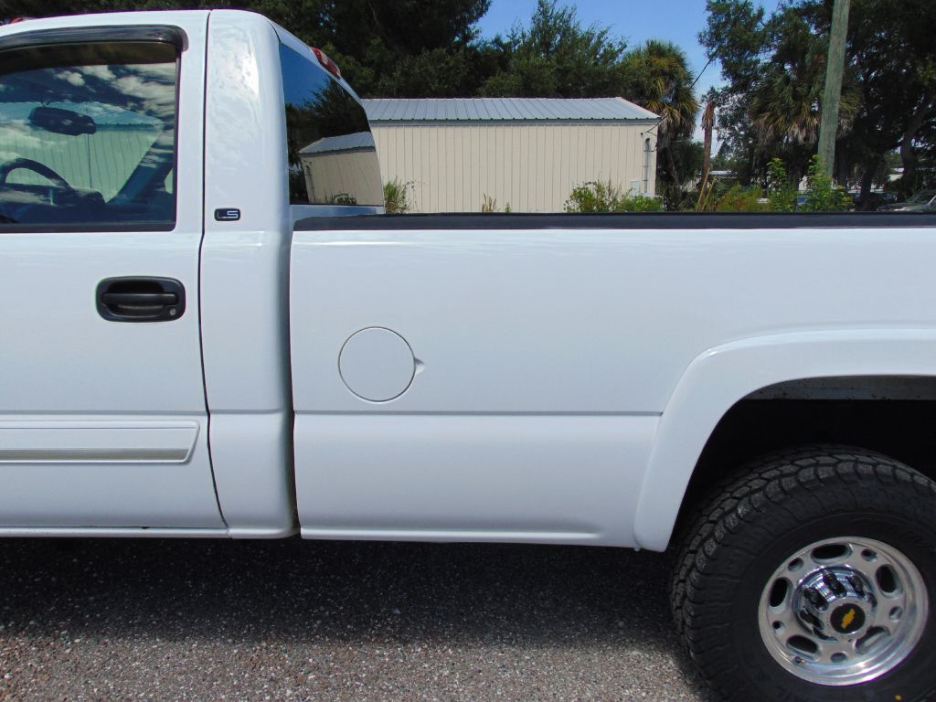 Photo 4 of this CHEVROLET SILVERADO 2500