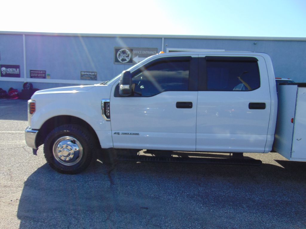 Photo 6 of this FORD F350