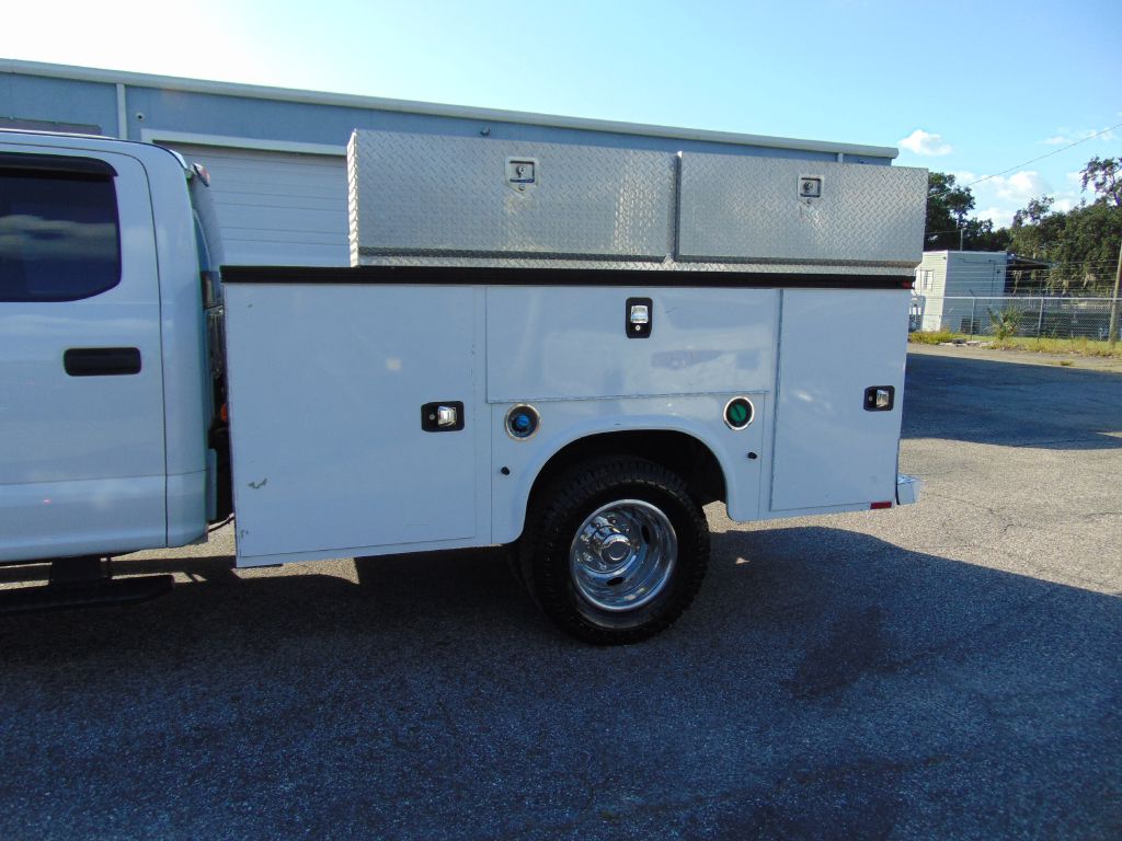 Photo 7 of this FORD F350