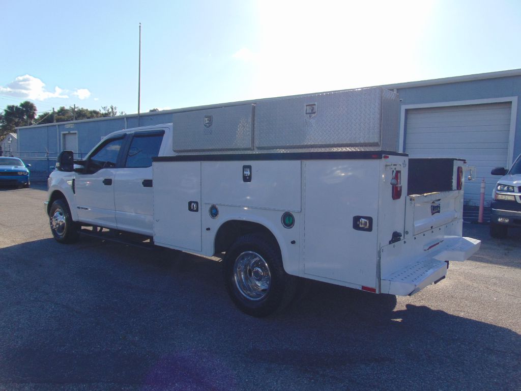 Photo 8 of this FORD F350