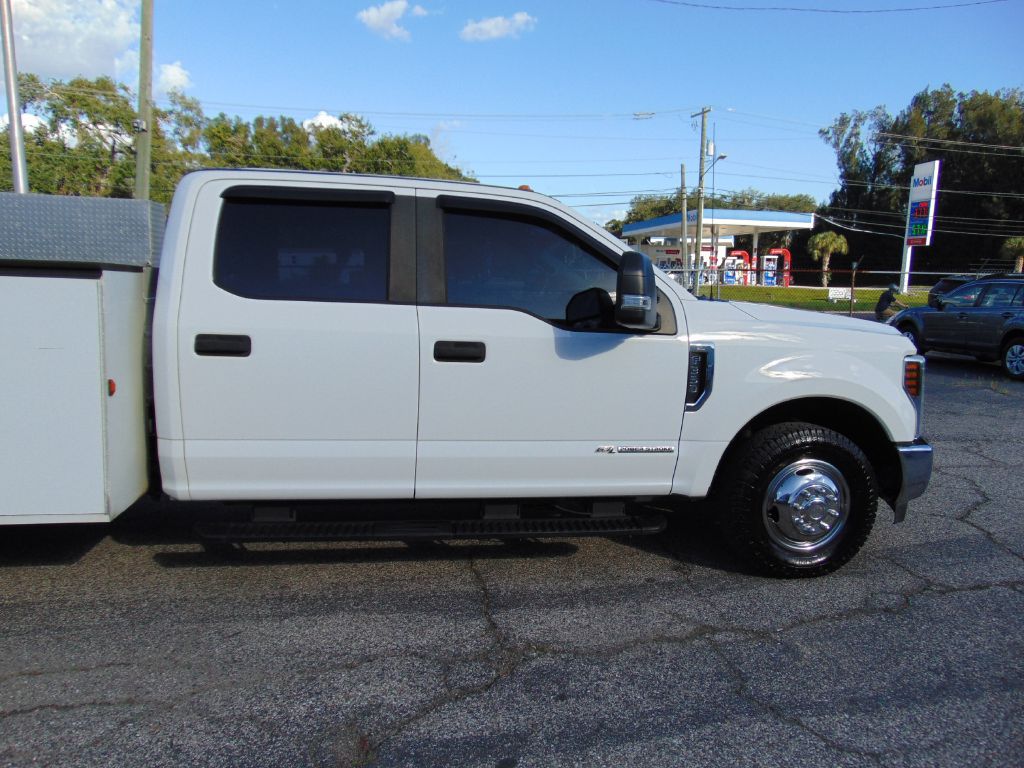 Photo 13 of this FORD F350