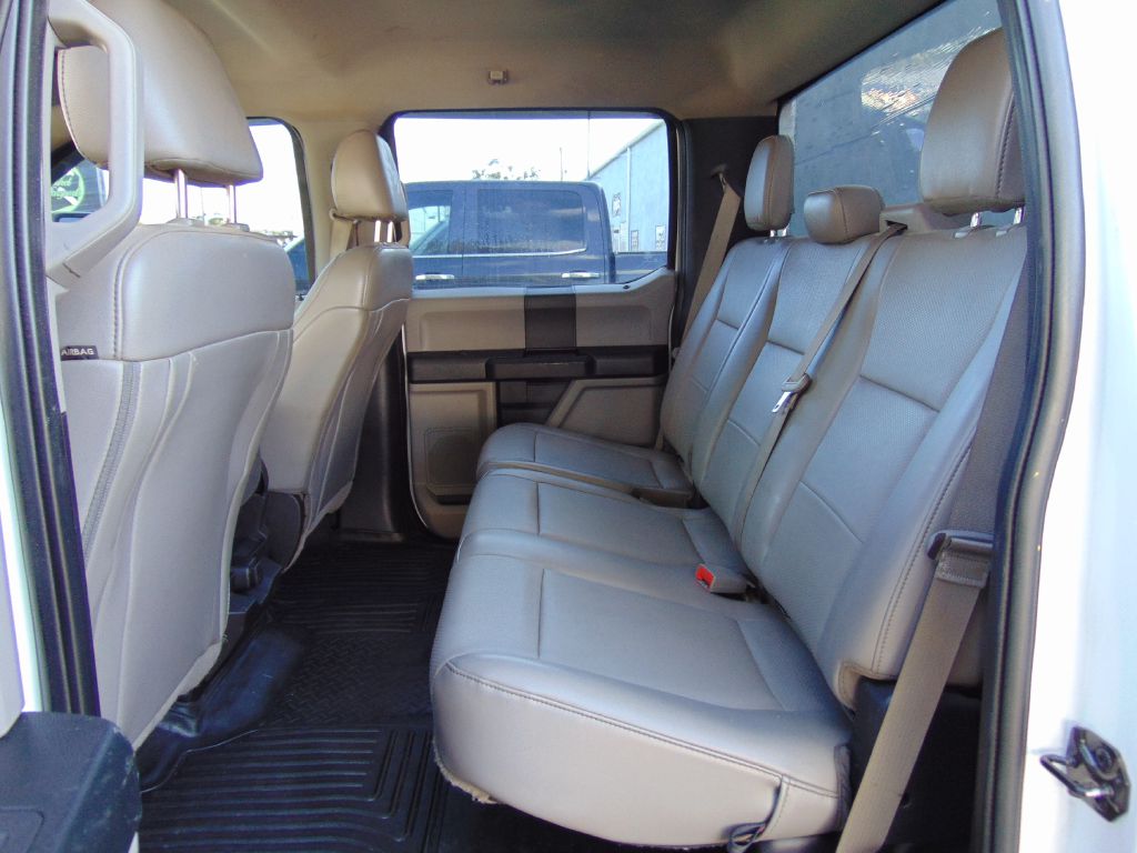 Photo 20 of this FORD F350