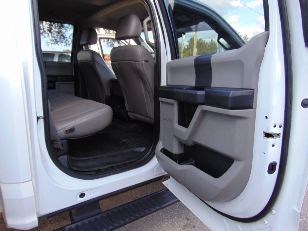 Photo 24 of this FORD F350