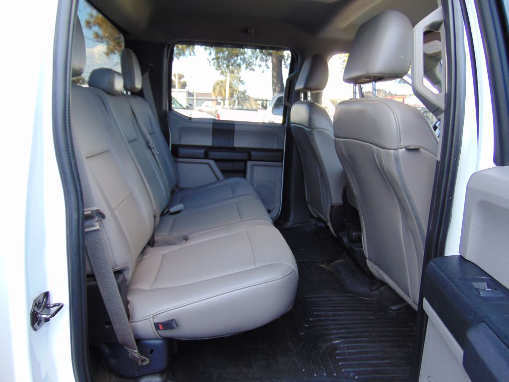 Photo 25 of this FORD F350
