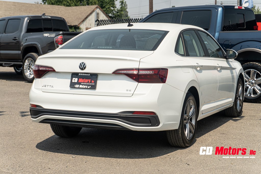 Photo 9 of this VOLKSWAGEN JETTA