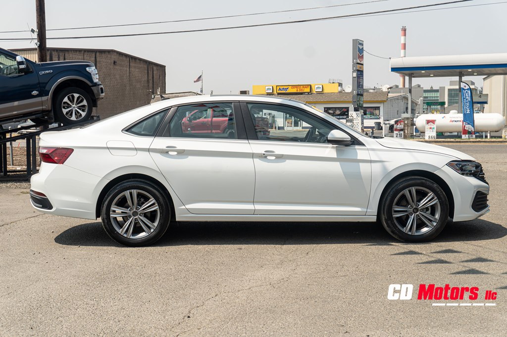 Photo 10 of this VOLKSWAGEN JETTA