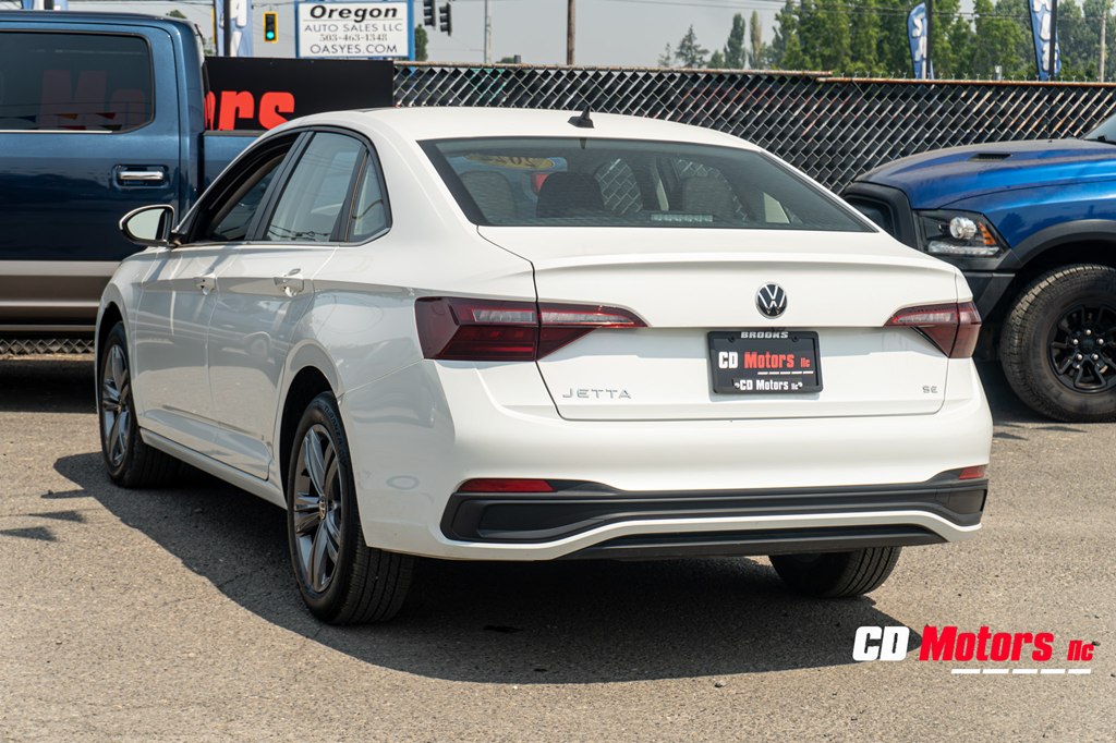 Photo 7 of this VOLKSWAGEN JETTA