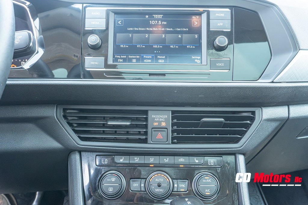 Photo 15 of this VOLKSWAGEN JETTA