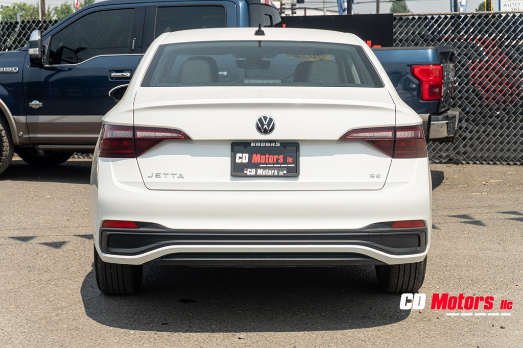 Photo 8 of this VOLKSWAGEN JETTA