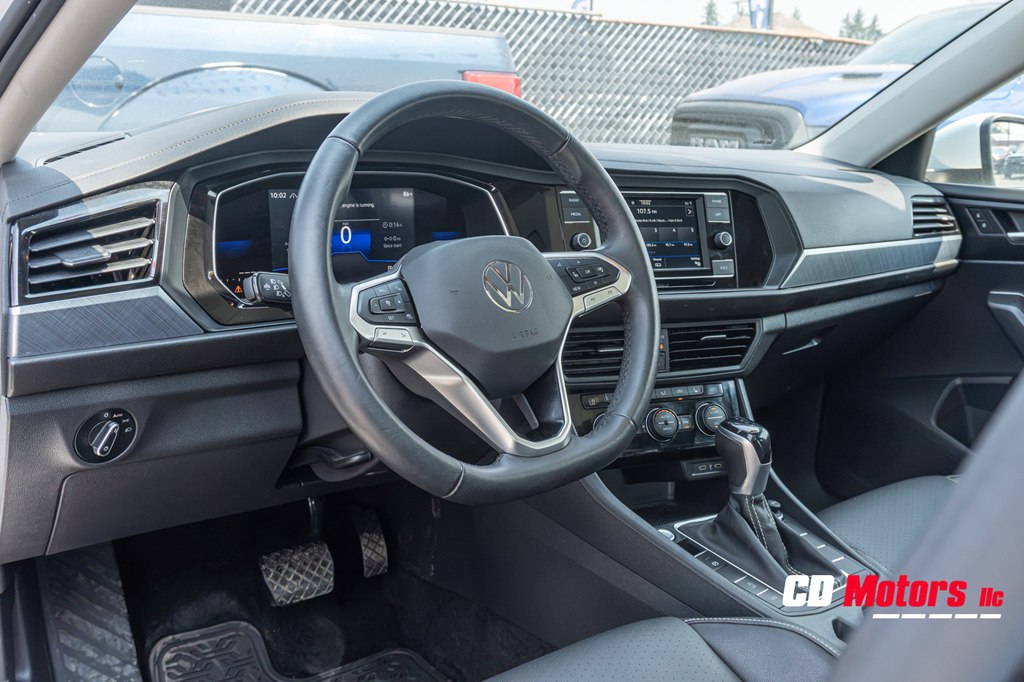 Photo 11 of this VOLKSWAGEN JETTA