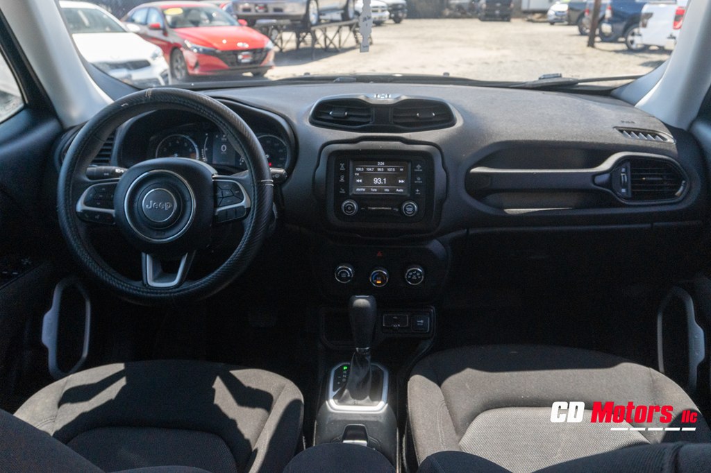Photo 15 of this JEEP RENEGADE