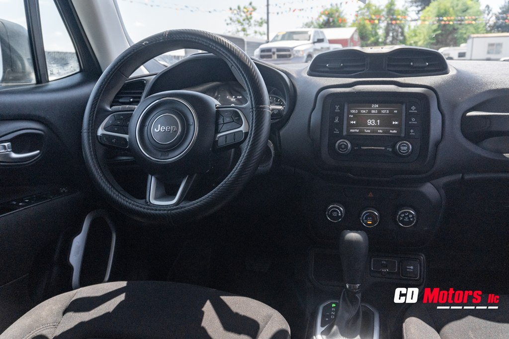 Photo 16 of this JEEP RENEGADE