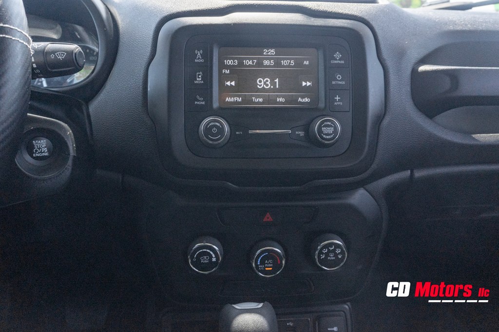 Photo 17 of this JEEP RENEGADE