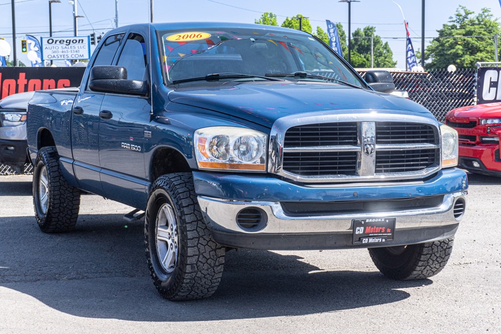 2006 Dodge RAM 1500 ST Quad Cab 4WD Pickup Truck Four-Wheel Drive Automatic