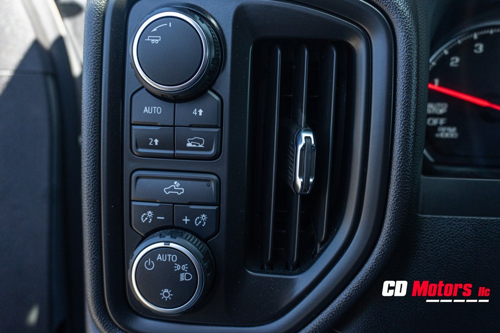 Photo 14 of this CHEVROLET SILVERADO 1500