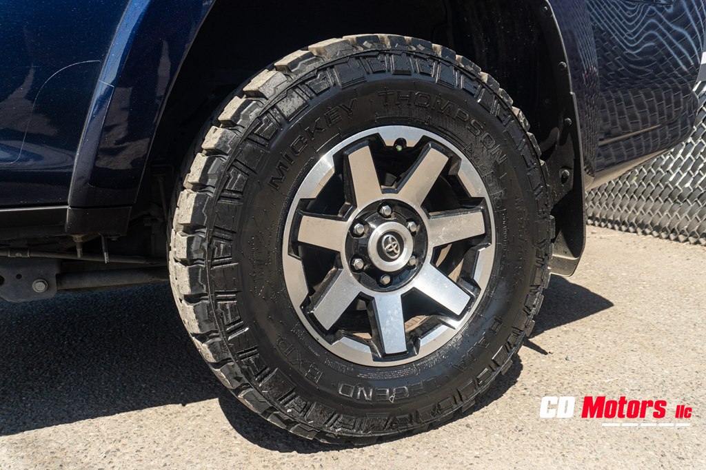 Photo 7 of this TOYOTA 4RUNNER