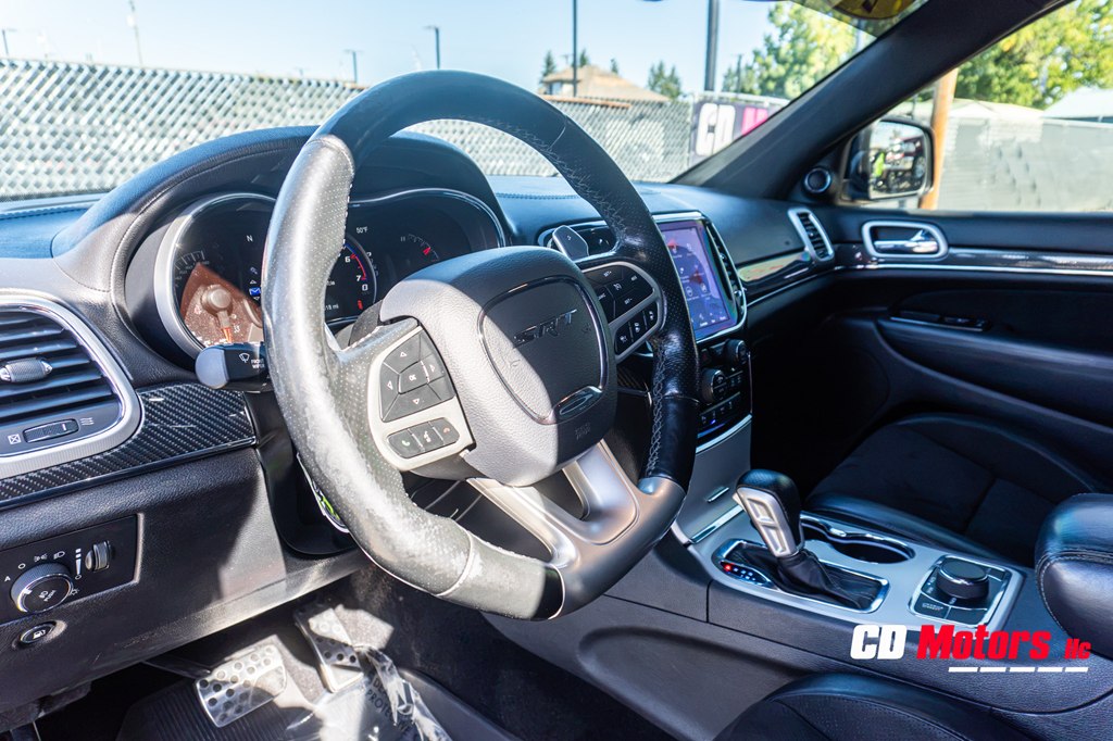 Photo 31 of this JEEP GRAND CHEROKEE