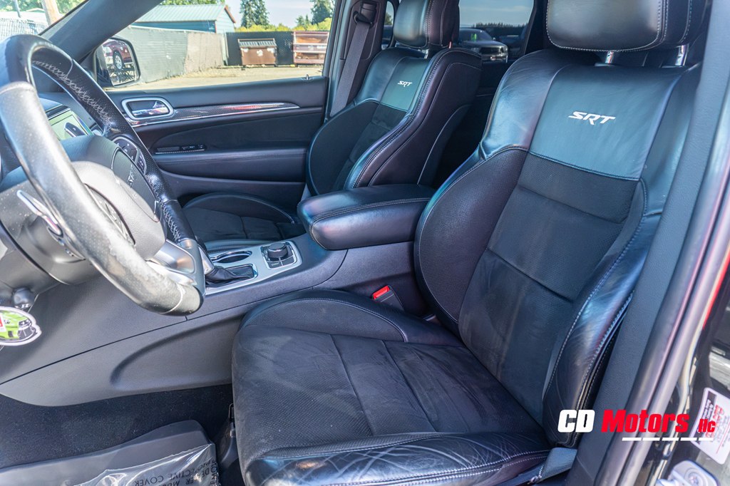 Photo 32 of this JEEP GRAND CHEROKEE