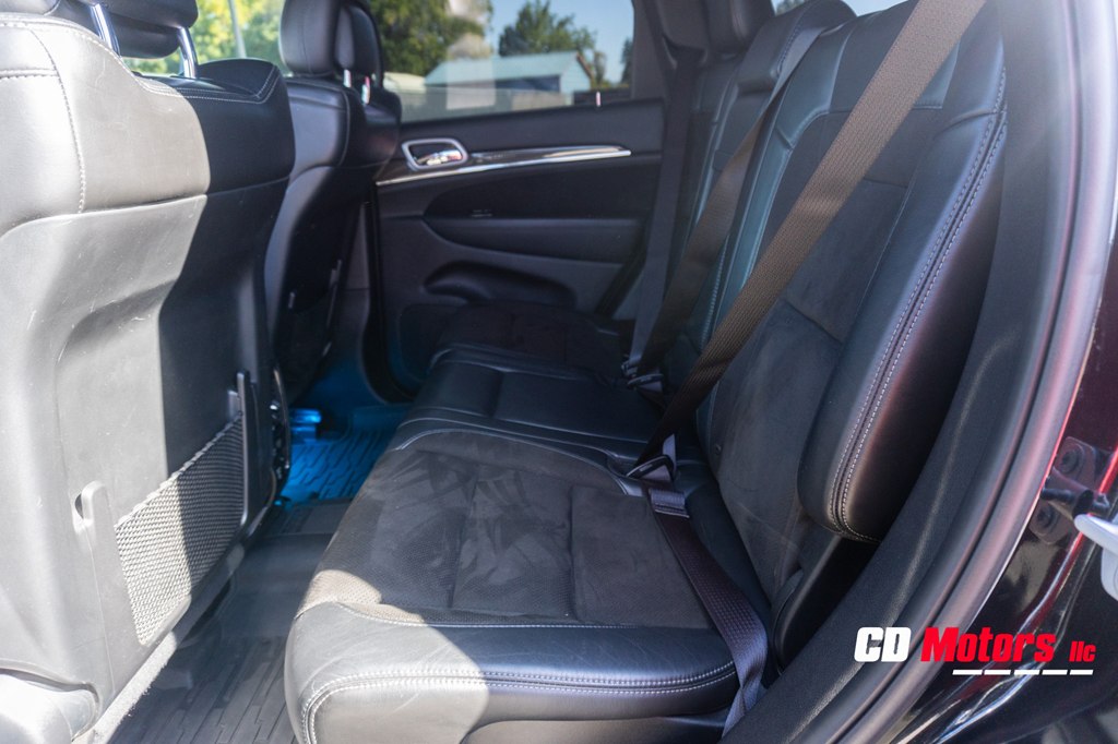 Photo 36 of this JEEP GRAND CHEROKEE