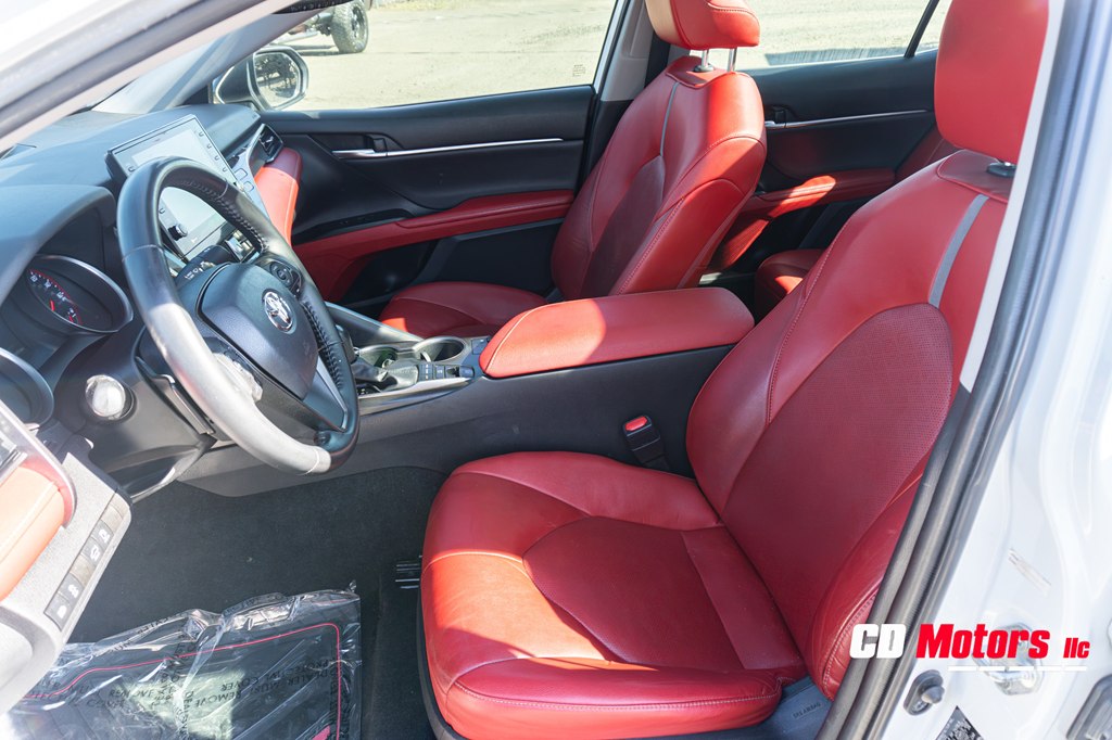 Photo 13 of this TOYOTA CAMRY