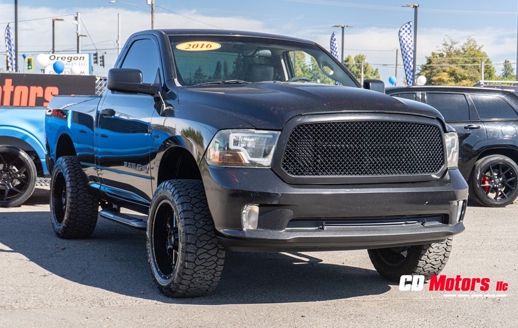 Photo 2 of this RAM 1500