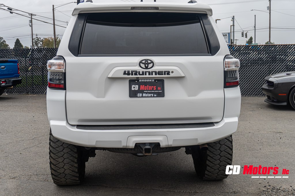 Photo 8 of this TOYOTA 4RUNNER