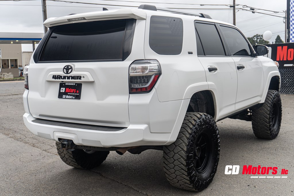 Photo 9 of this TOYOTA 4RUNNER