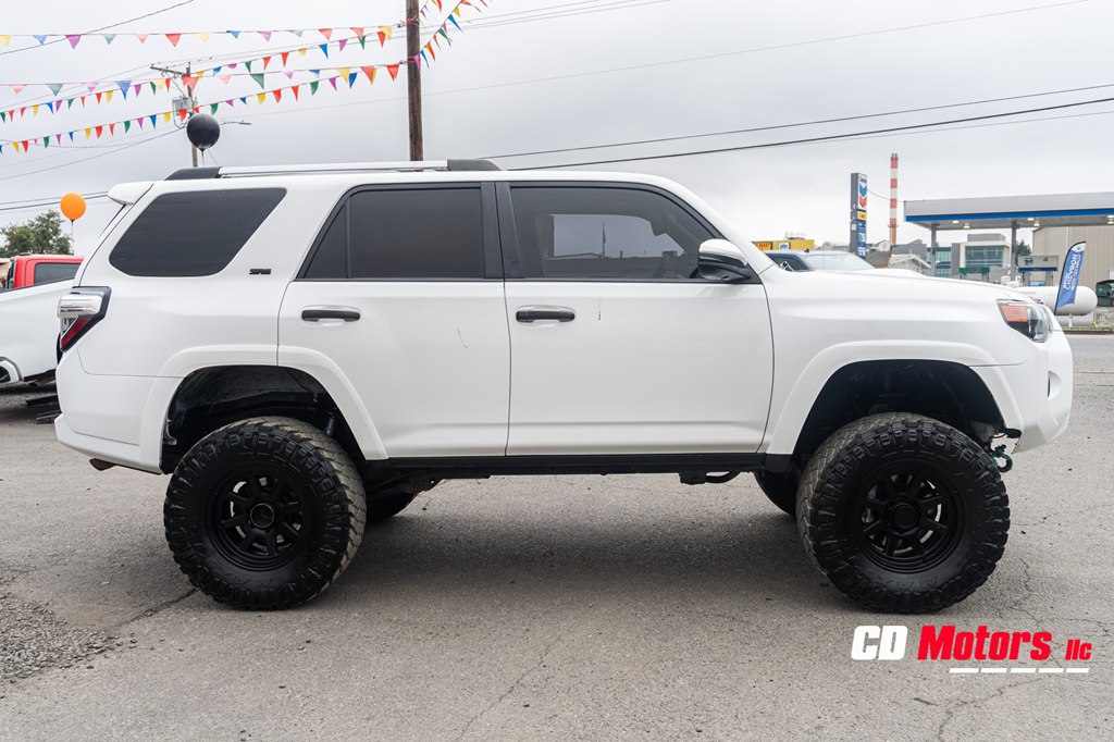 Photo 10 of this TOYOTA 4RUNNER