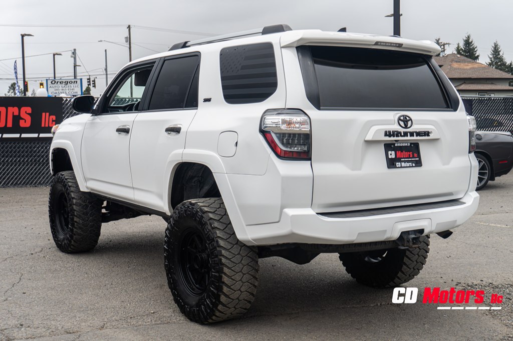 Photo 7 of this TOYOTA 4RUNNER