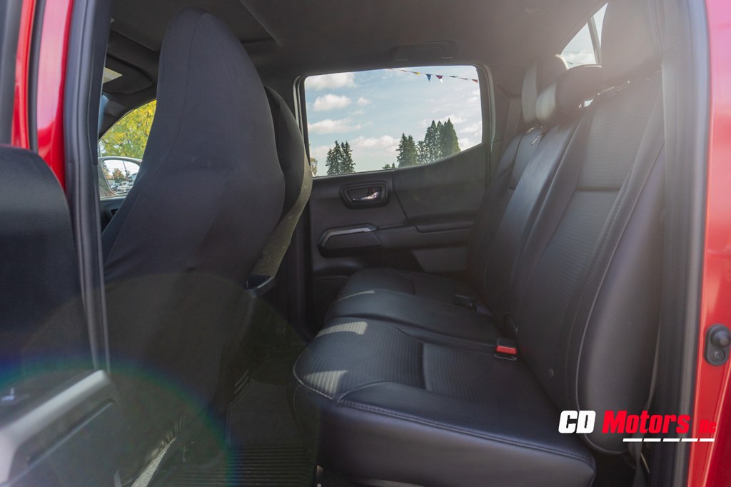 Photo 17 of this TOYOTA TACOMA