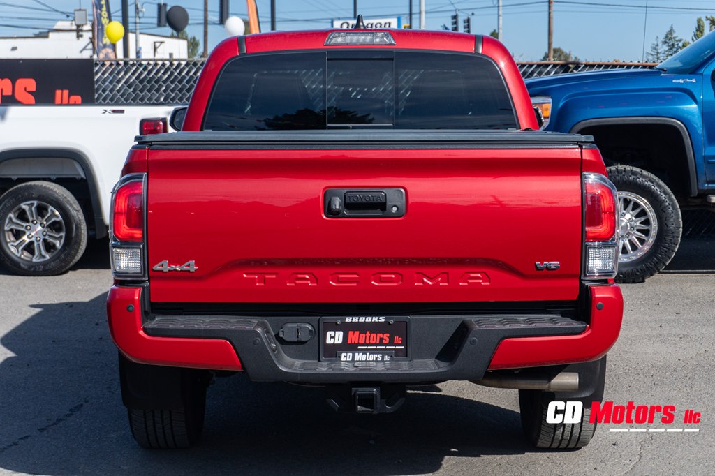 Photo 8 of this TOYOTA TACOMA