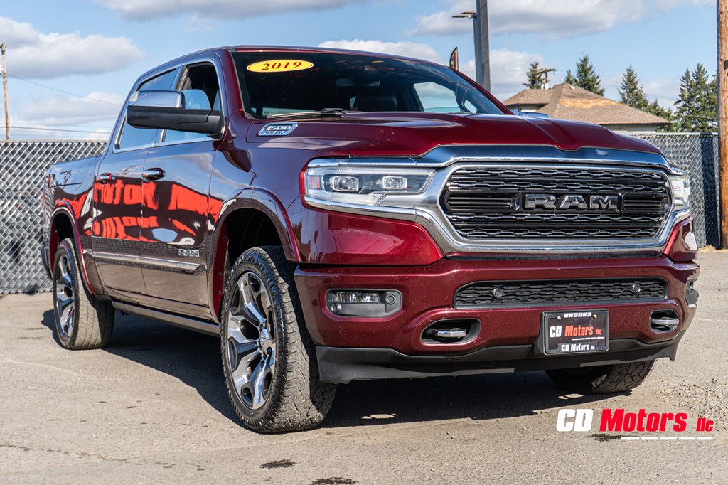 Photo 2 of this RAM 1500