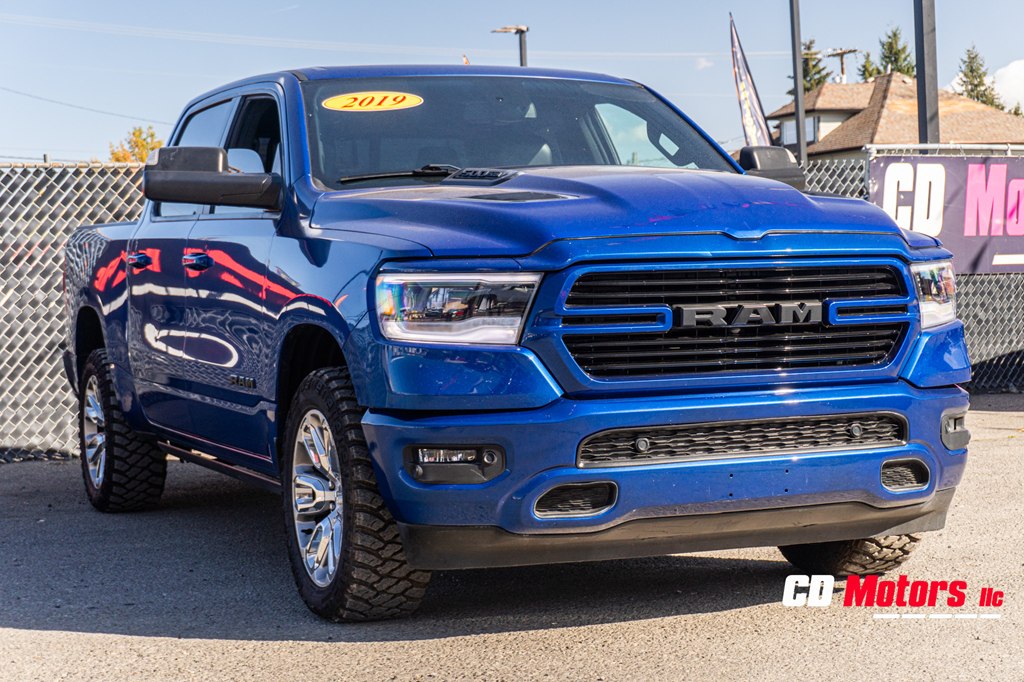 Photo 2 of this RAM 1500