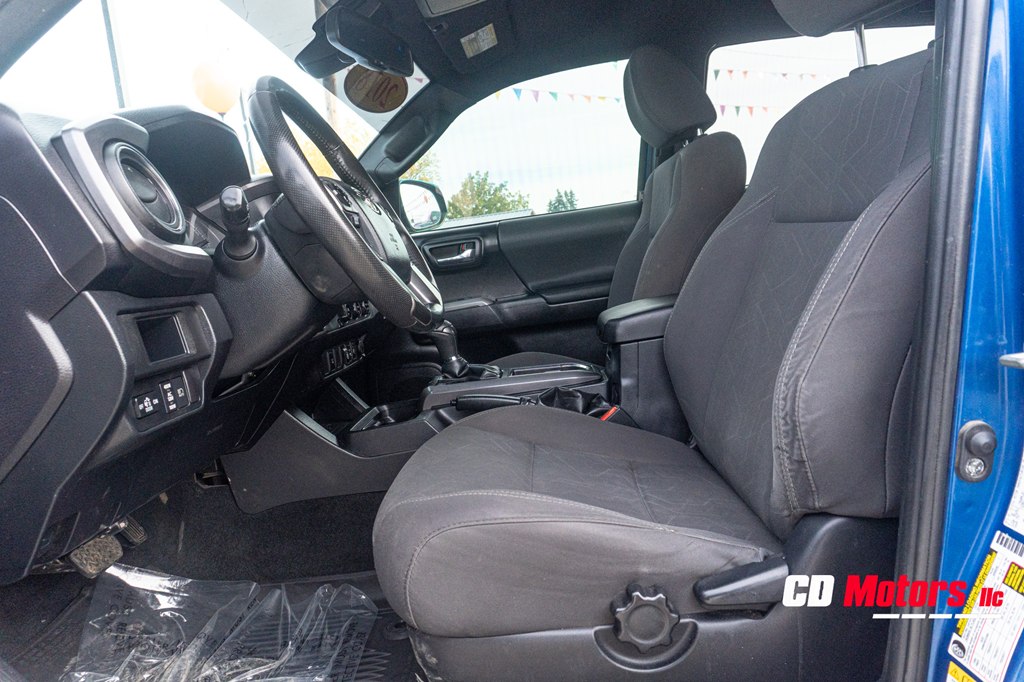 Photo 13 of this TOYOTA TACOMA