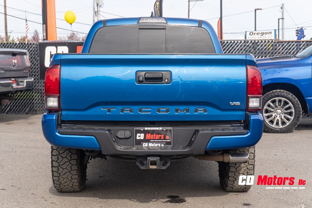 Photo 9 of this TOYOTA TACOMA