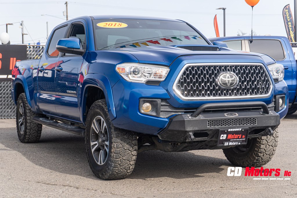 Photo 2 of this TOYOTA TACOMA