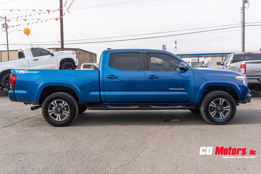 Photo 11 of this TOYOTA TACOMA